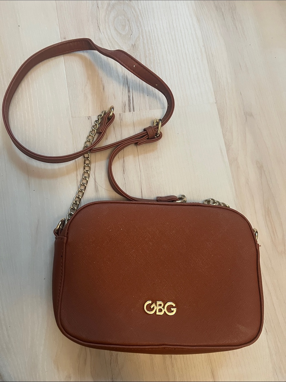 GBGuess Los Angeles Tan Brown Crossbody Bag with Gold Hardware
